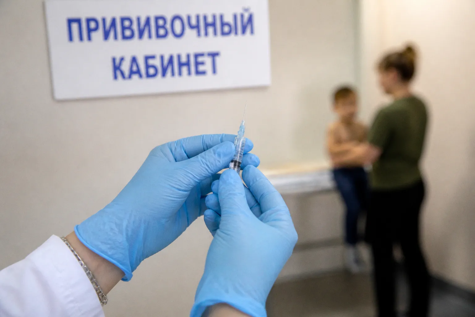 Сокращение списка детских прививок в США: мнение экспертов и уроки для родителей